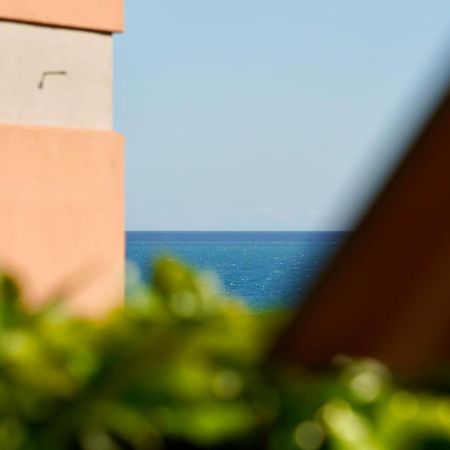 Отель Starsbox Jacuzzi Privata E Piscina Vista Mare Челле-Лигуре Экстерьер фото