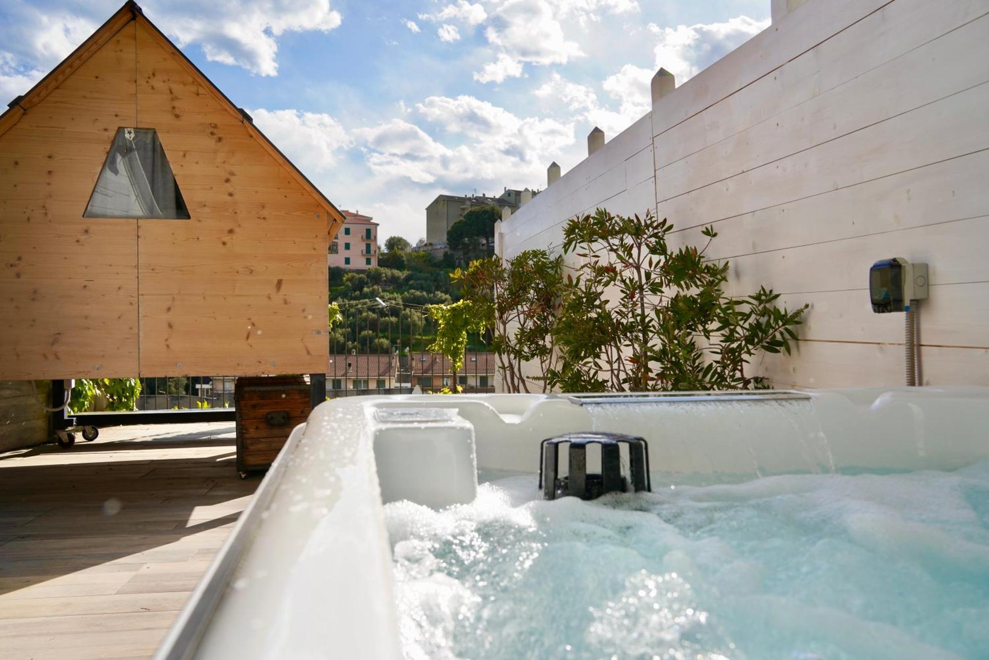 Отель Starsbox Jacuzzi Privata E Piscina Vista Mare Челле-Лигуре Экстерьер фото